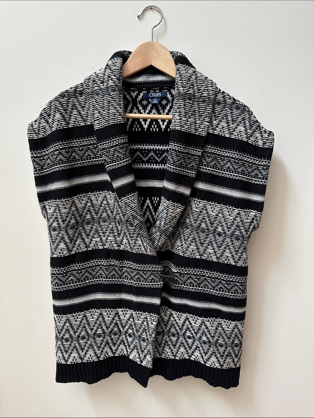 Chaps Black & White Geometric Shawl-Collar Knit Vest